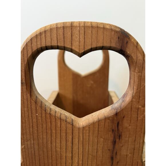 Vintage Wood Magazine Rack with Heart Cutouts Cottage Core 7 x 11 x 21" Tall - Picture 5 of 7